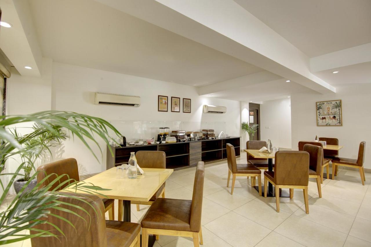 Saltstayz Select - Galleria Market & Golf Course Road Gurgaon Exterior foto