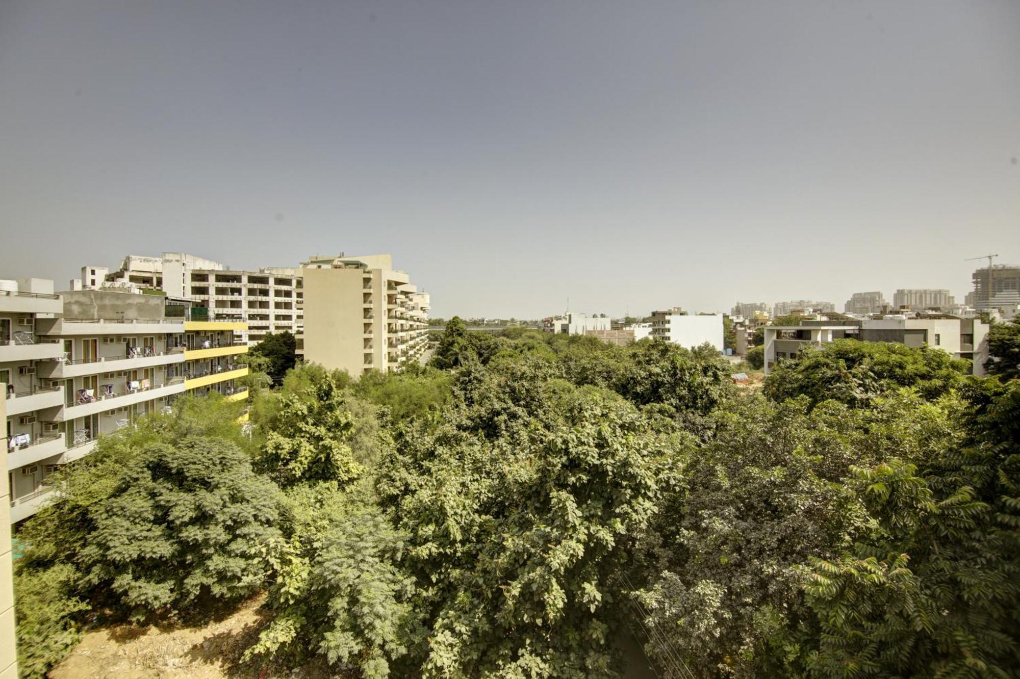 Saltstayz Select - Galleria Market & Golf Course Road Gurgaon Exterior foto